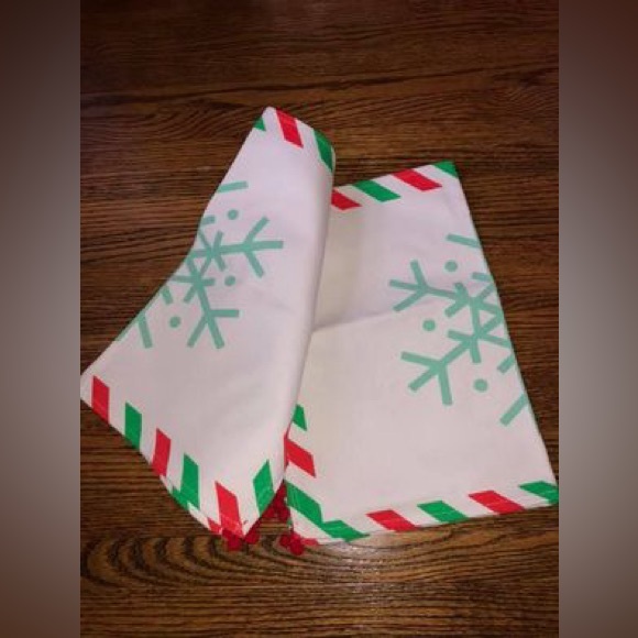 Target Christmas Placemats Snow flake design NWT 2 pack - Picture 3 of 4